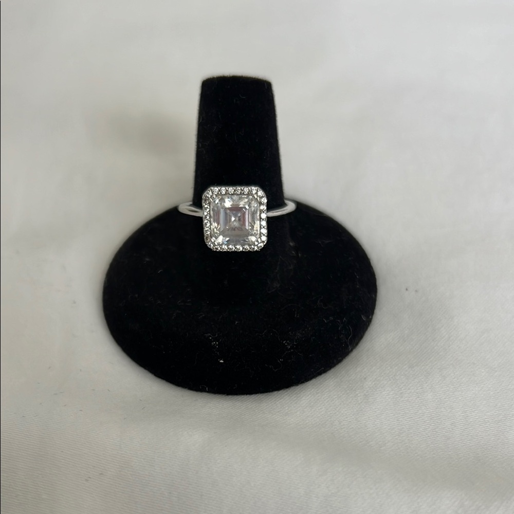 Elegant Silver Square-Cut Ring